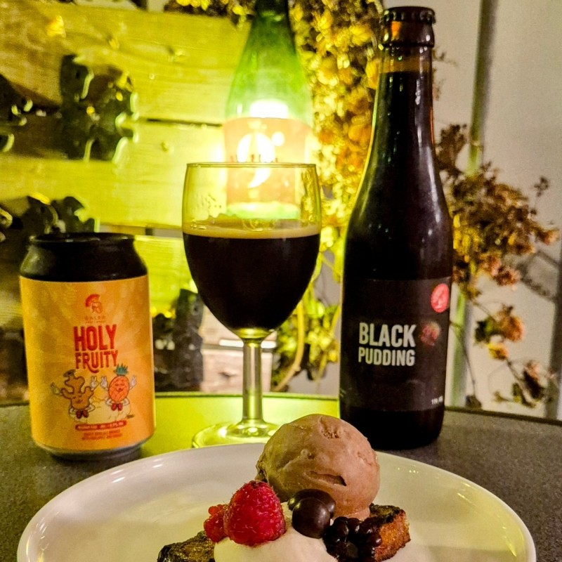 Bodding met Chocolade-Baileys-ijs en braambes